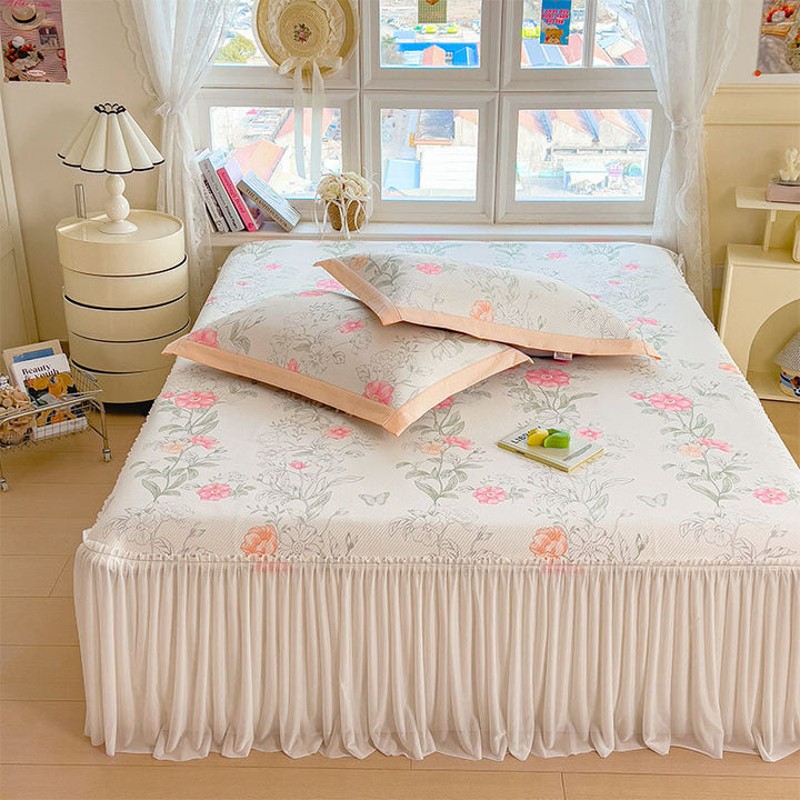 Women's elegant and decorative bedding throw set with cheerful floral pattern Kalsten