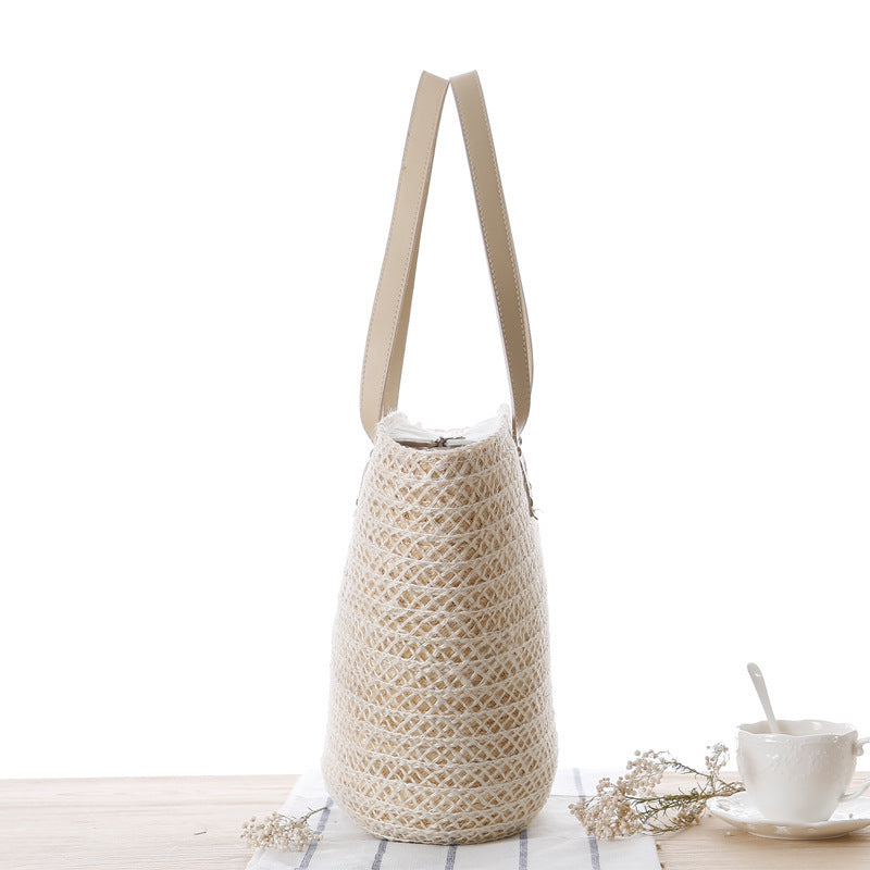 Straw bag with stylish knot closure Kalsten