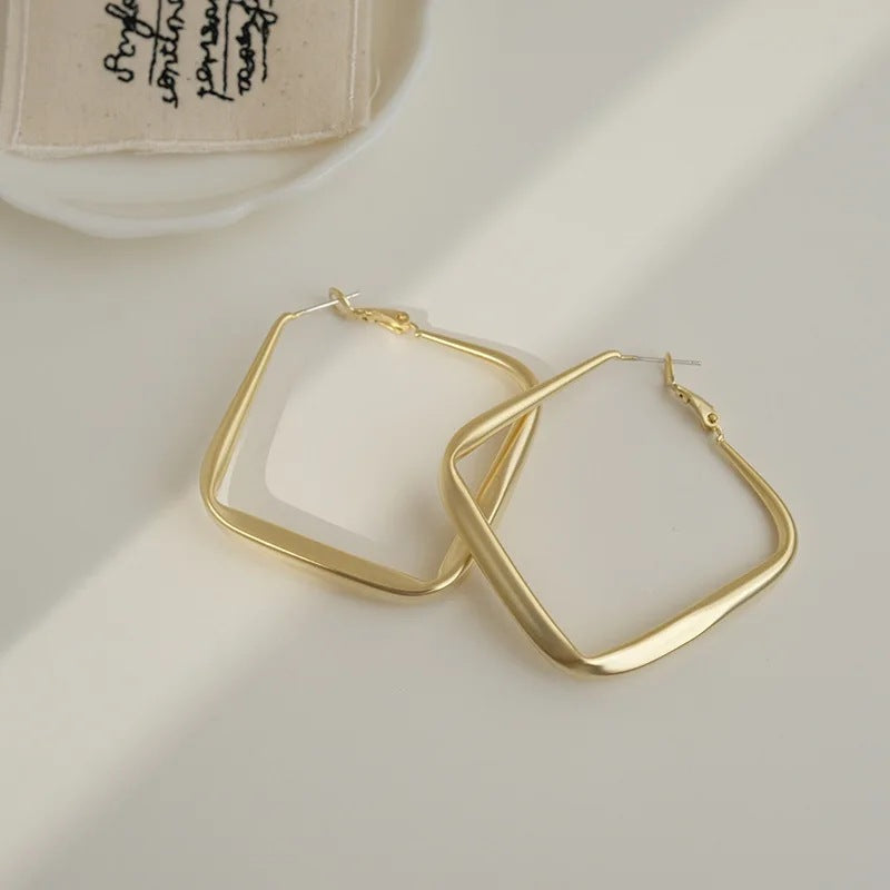 Fashionable Geometric Hoop Earrings Made of High-Quality Metal Kalsten