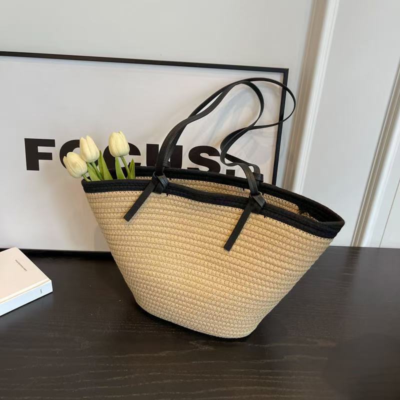 Spacious beach bag with innovative leather handles Kalsten