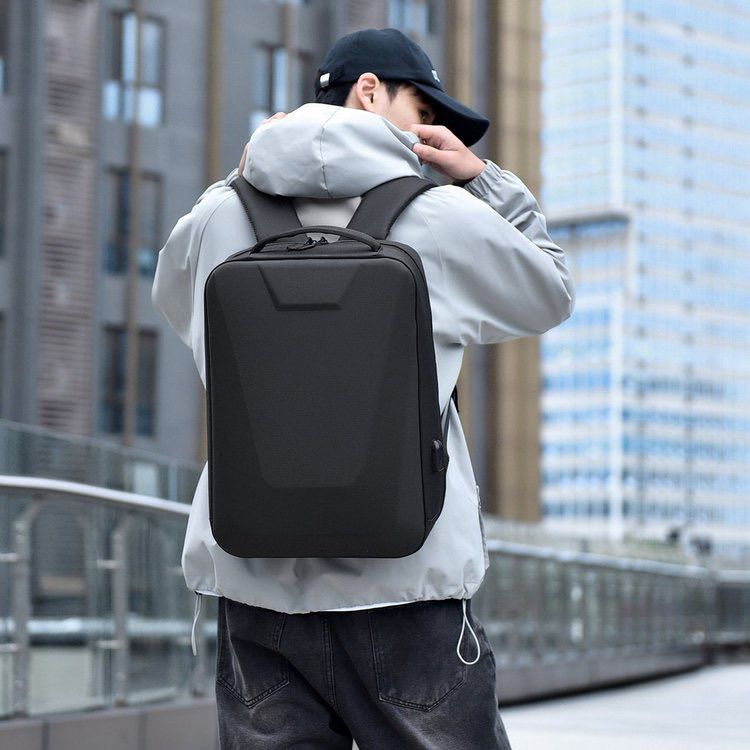 Elegant backpack with innovative hardcase Kalsten
