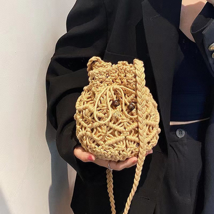 Hand-knotted shoulder bag in playful animal design Kalsten