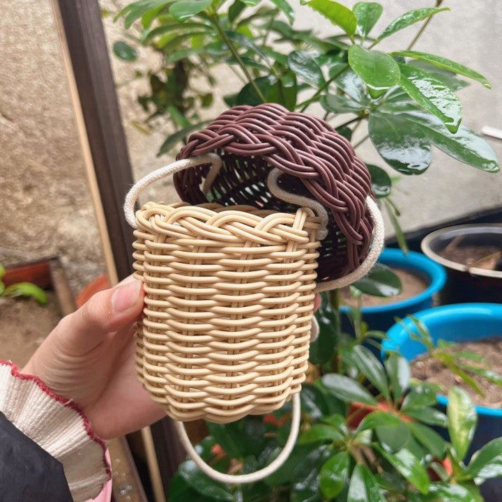 Ladies Playful Storage Basket in Squirrel Design Kalsten