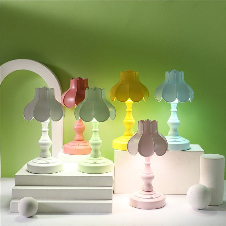 Unisex Decorative Table Lamp in Flower-Shaped Design Kalsten