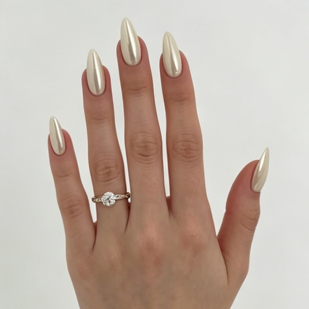 Trendy and Shiny Artificial Nails Kalsten
