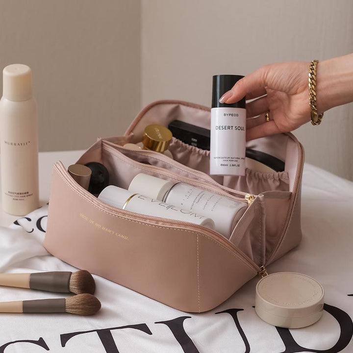 Cosmetic bag with multiple compartments and elegant design Kalsten