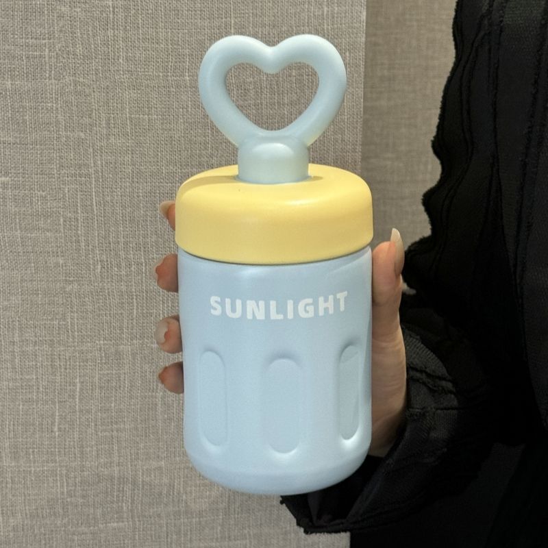 Women's practical drinking bottle with heart handle Kalsten