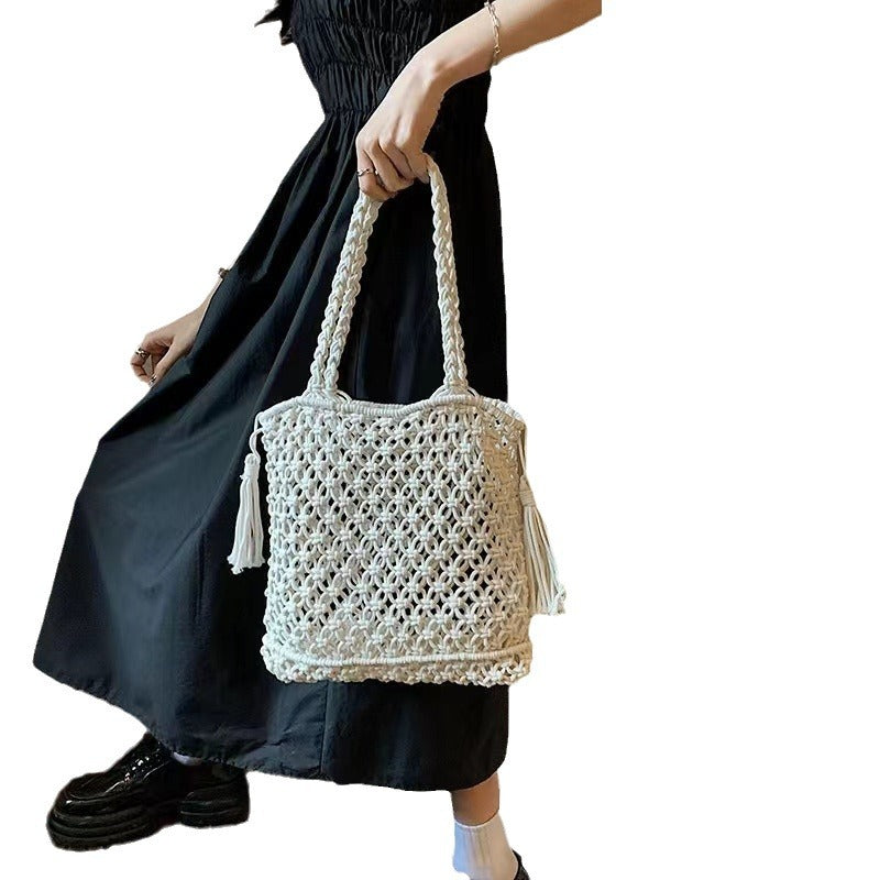Hand-knotted beach bag with playful design Kalsten