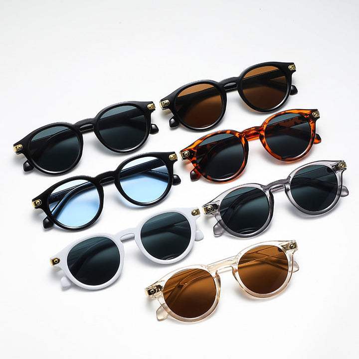 Ladies fashionable sunglasses with transparent frame and sturdy lenses Kalsten