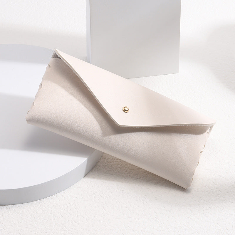 Elegant Phone Case in Minimalist Leather Design Kalsten