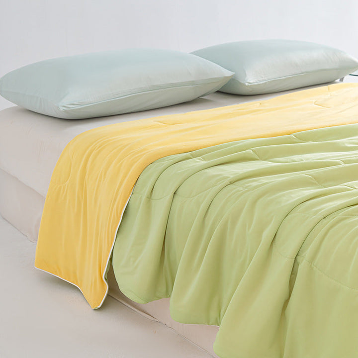 Unisex nan breathable summer blanket with cooling microfiber filling and light quilting Kalsten
