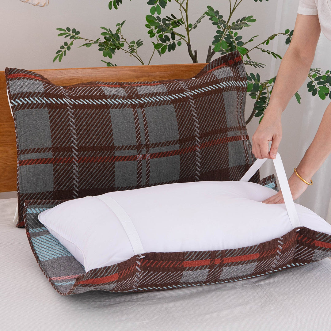 Unisex pillow with practical carrying handle Kalsten