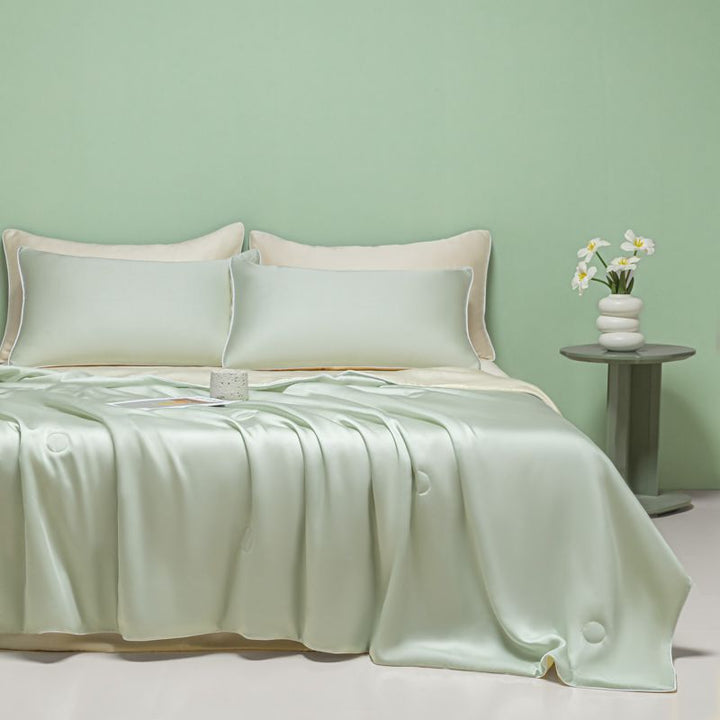 Ladies satin bed linen with stylish design Kalsten