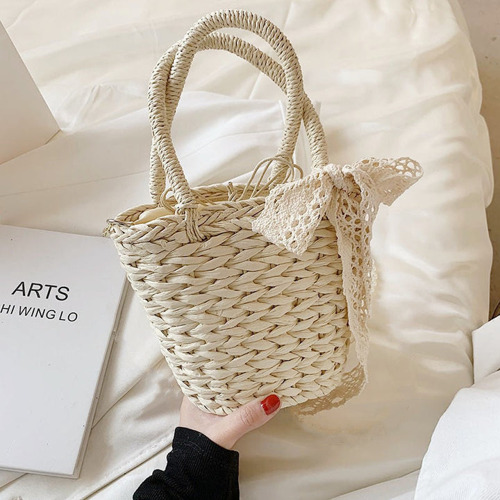 Trendy basket bag with lace application Kalsten