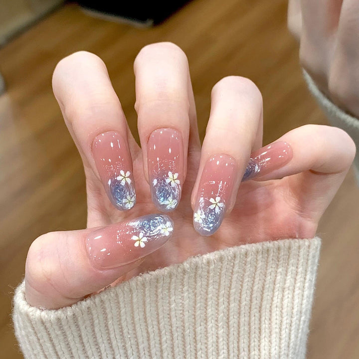 Glamorous Artificial Nails with Floral Design Kalsten