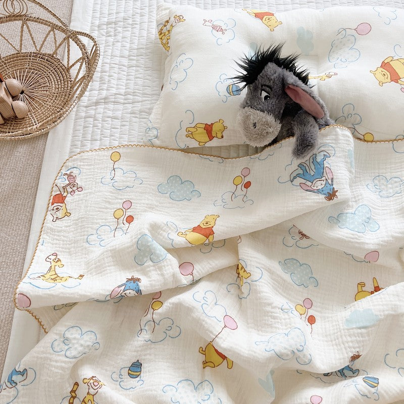 Unisex Cozy Muslin Blanket with Cheerful Winnie Pooh Motif Kalsten