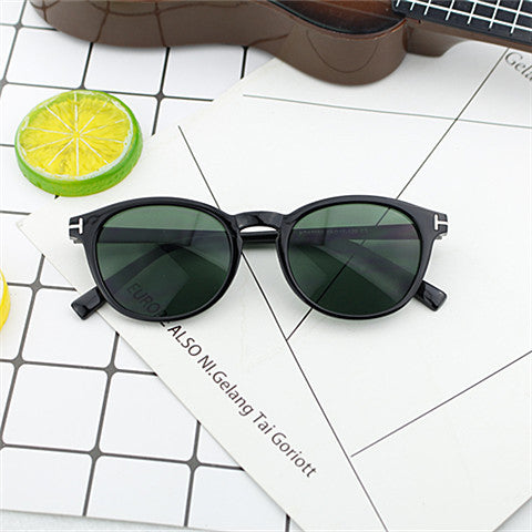 Women fashion sunglasses with elegant, round design Kalsten