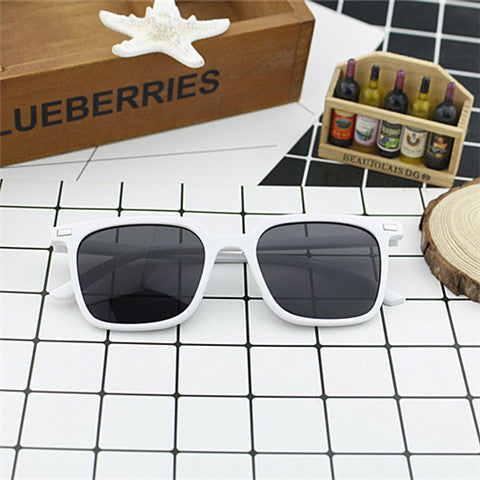 Women's modern square sunglasses with minimalist frame structure Kalsten