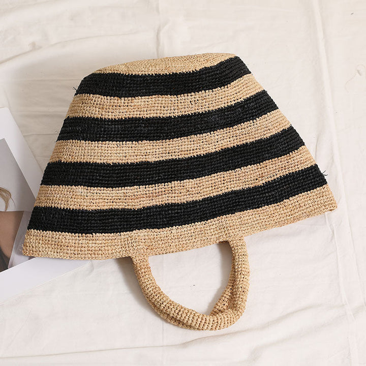 Braided beach bag with modern striped pattern Kalsten