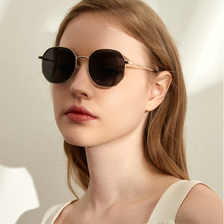 Women elegant sunglasses with striking frame structure Kalsten