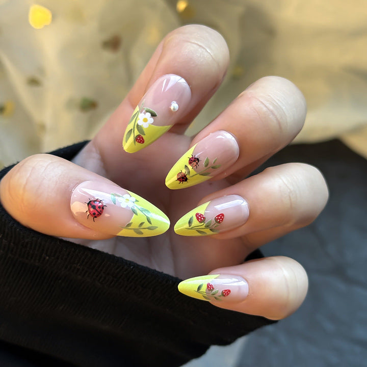 Decorative Floral Press-On Nail Set Kalsten