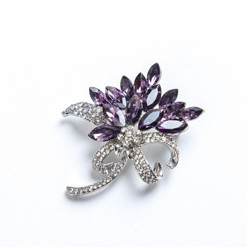 Sparkling brooch with floral design Kalsten