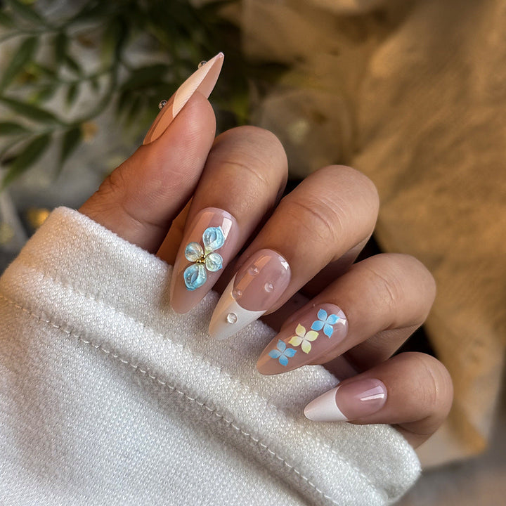 Decorative Floral Press-On Nail Art Set Kalsten