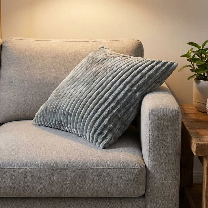 Women's Decorative Pillow with High-Quality Felpa Kalsten