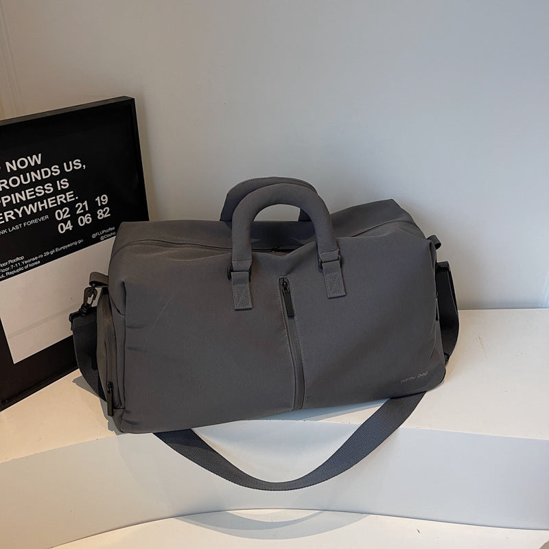 Modern travel bag with versatile carrying options Kalsten