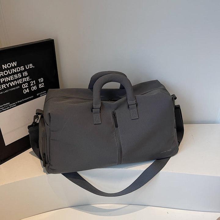 Modern travel bag with versatile carrying options Kalsten