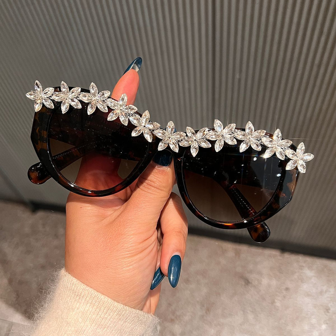 Ladies sunglasses with floral crystal accents Kalsten