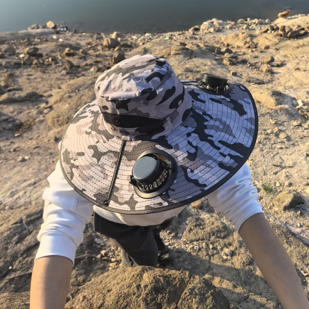 Ventilated sun hat with integrated solar fans and wide brim Kalsten