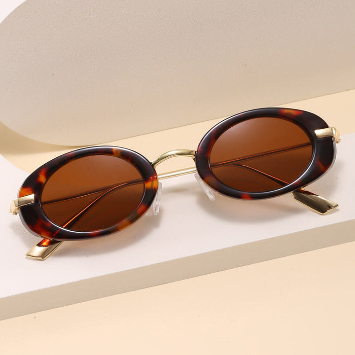 Fashionable glasses with oval frame Kalsten