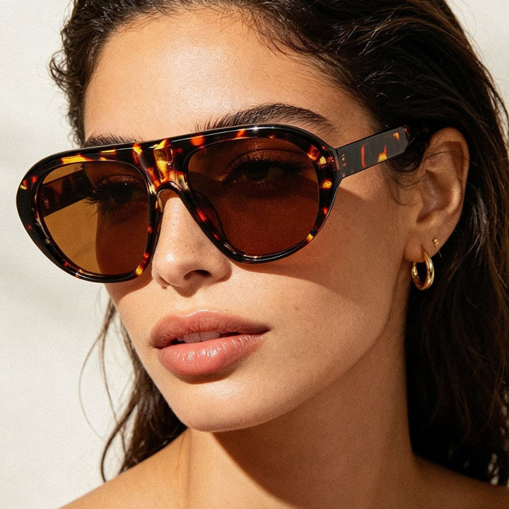 Ladies fashionable glasses with large frame and stylish design Kalsten