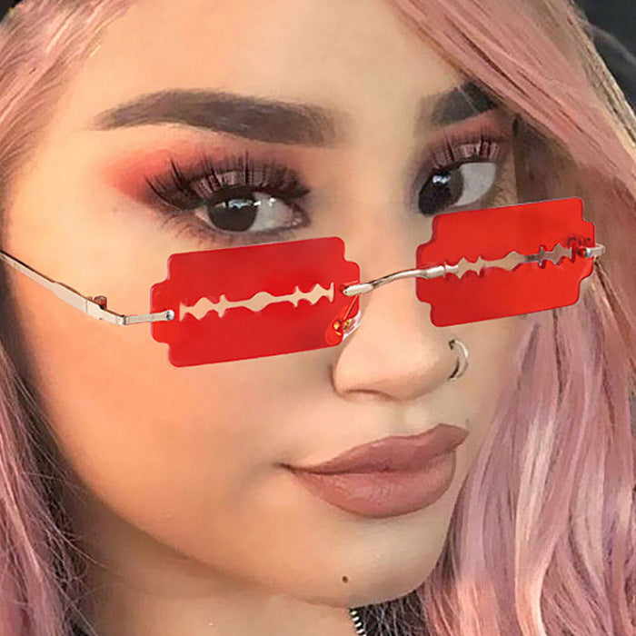 Women's Fashionable Retro Sunglasses in Unique Design Kalsten