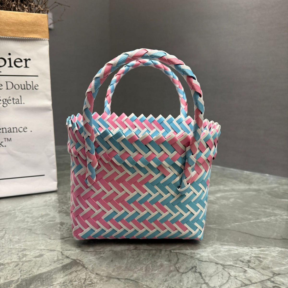 Playful basket bag with bow Acalora