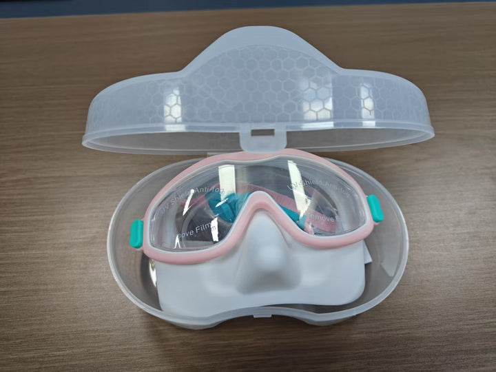 Swimming mask with adjustable comfort and clear field of vision Kalsten