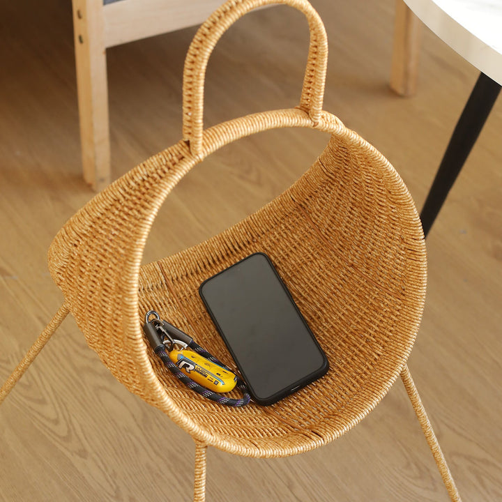 Unisex design basket with curved shape and ergonomic carry handle Kalsten