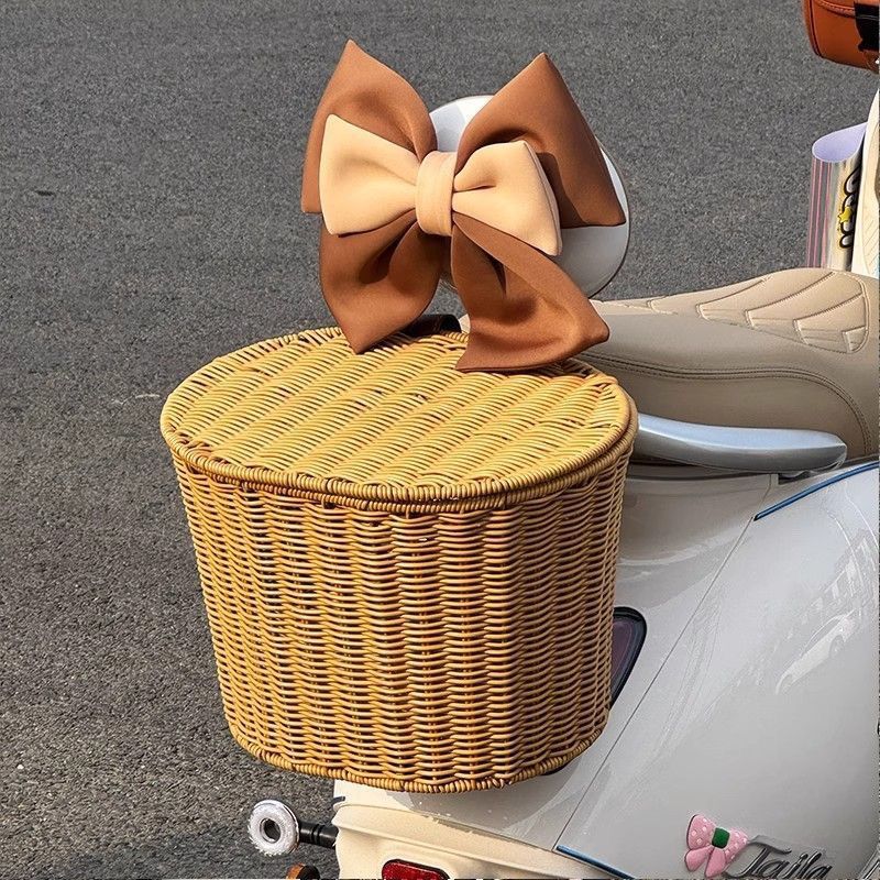 woven rattan front bicycle basket with universal handlebar mount Kalsten