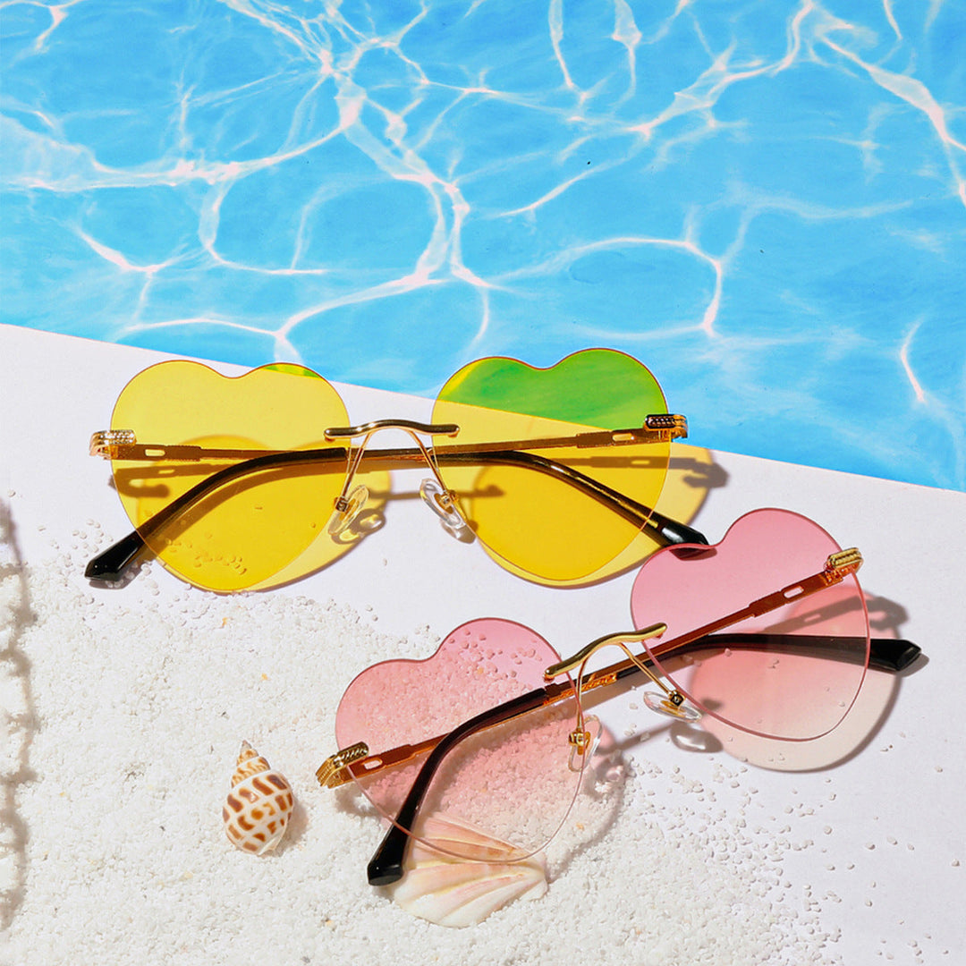 Ladies trendy heart sunglasses with mirrored lenses Kalsten