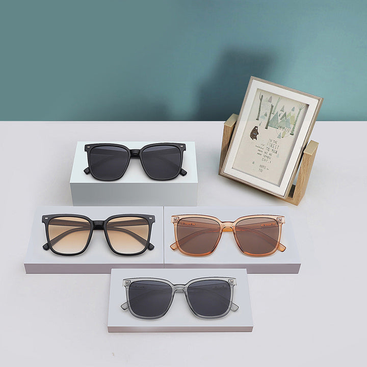 Women's Designer Sunglasses in Casual Stylish Frame Kalsten