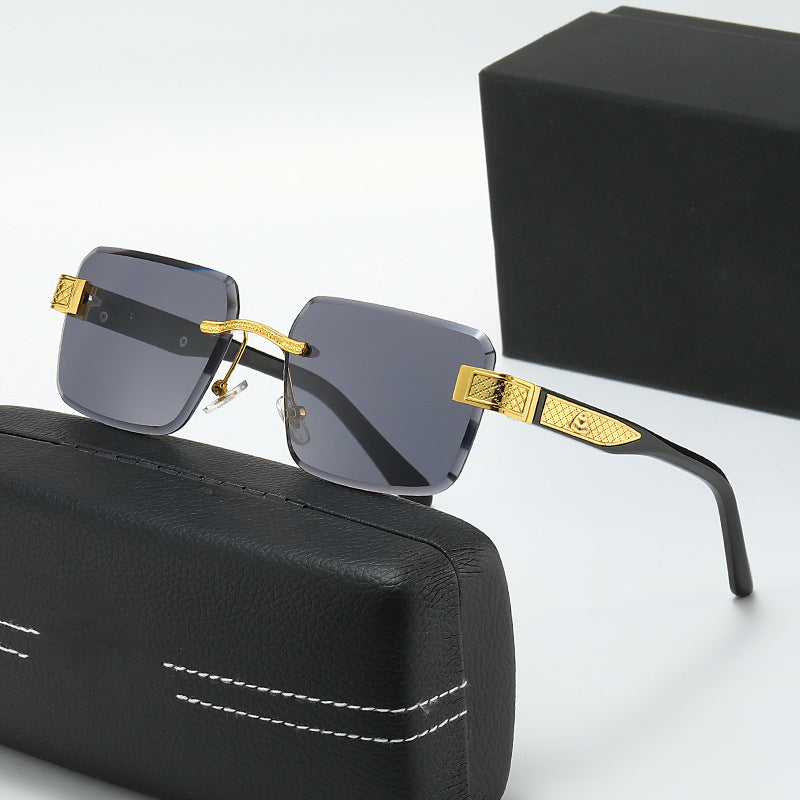 Ladies elegant sunglasses with luxurious, glittering frame Kalsten