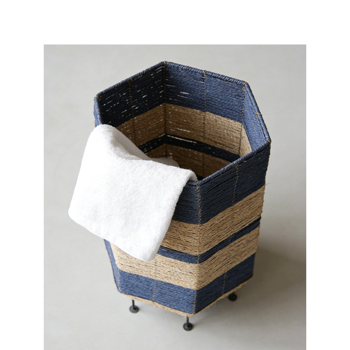 Modern decorative basket Acalora