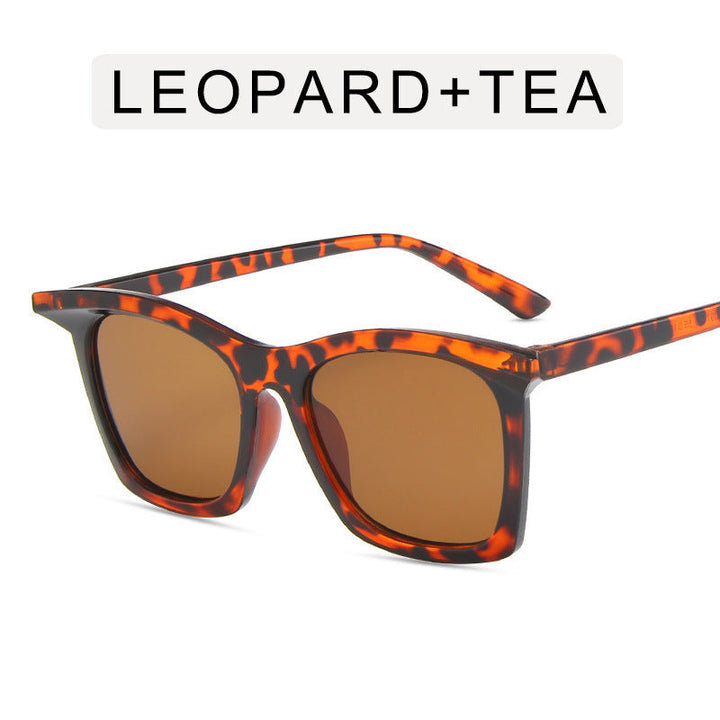 Women's Cat-Eye Sunglasses with Gradient Lenses and Transparent Frame Design Kalsten
