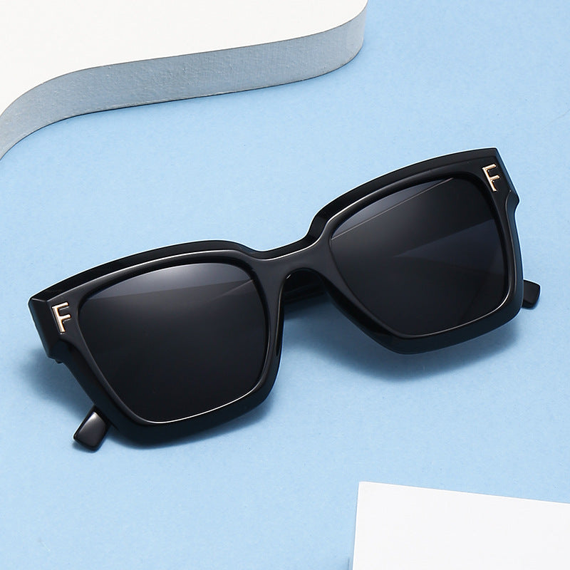 Ladies fashionable square sunglasses with gold details Kalsten