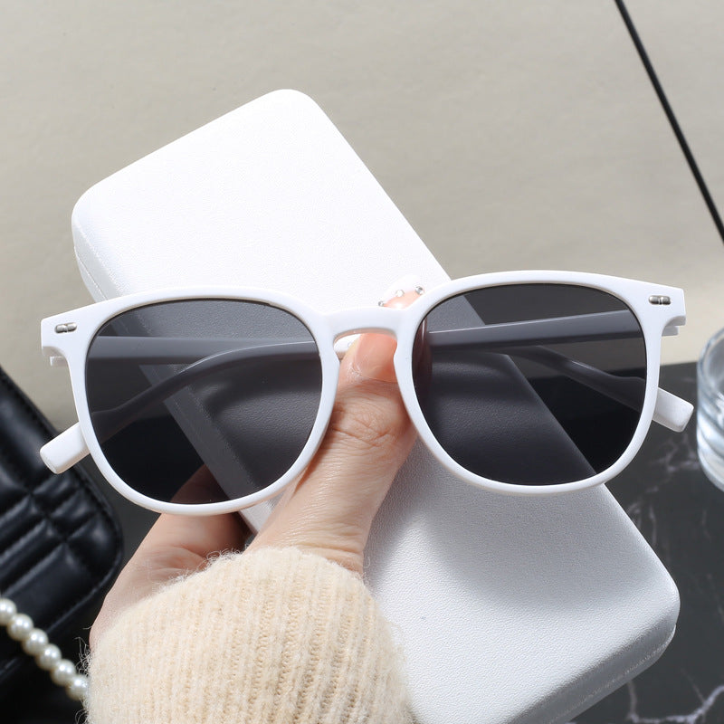 Ladies fashionable sunglasses with transparent frame and elegant design Kalsten