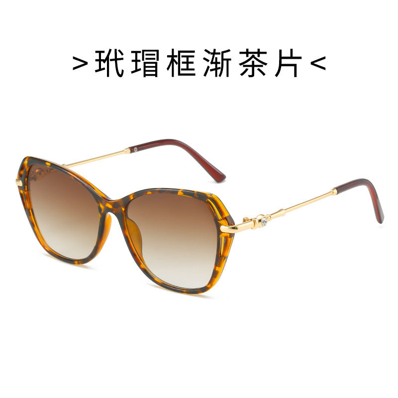 Women's fashionable Cat-Eye sunglasses with elegant metal frame Kalsten