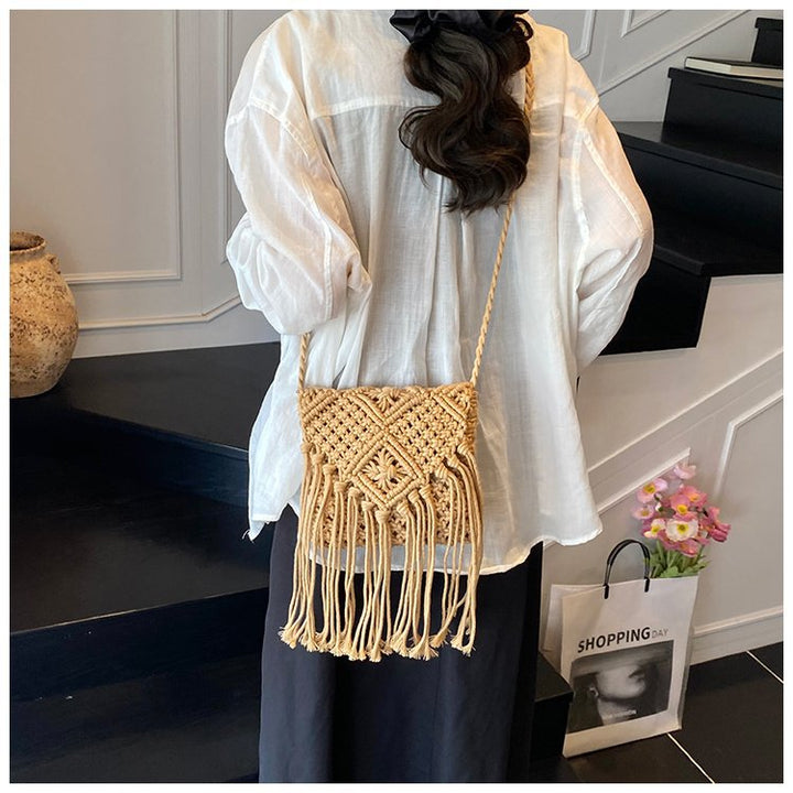 Macrame shoulder bag with fringed accents Kalsten