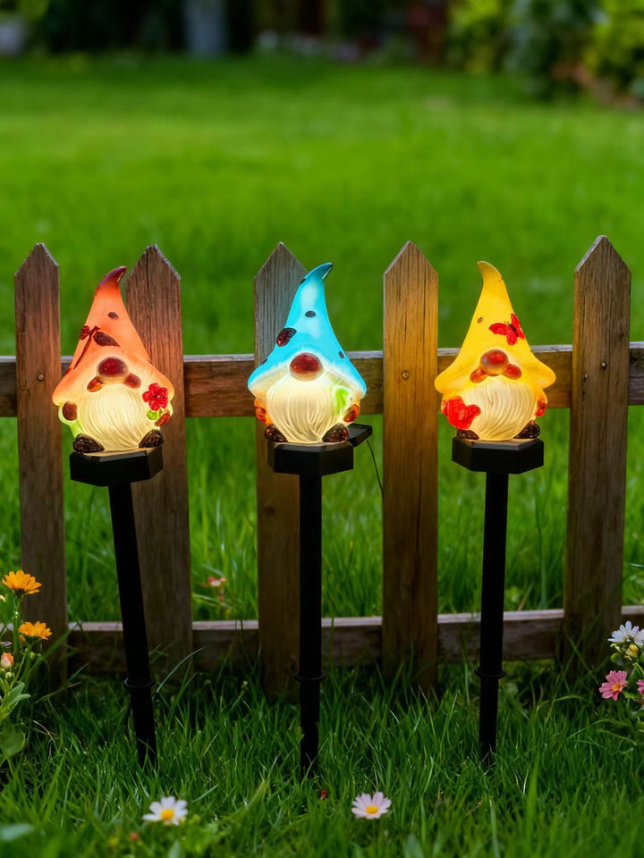 Whimsical Solar-Powered Squirrel Garden Stake Light With Integrated Solar Panel And Warm LED Glow Kalsten