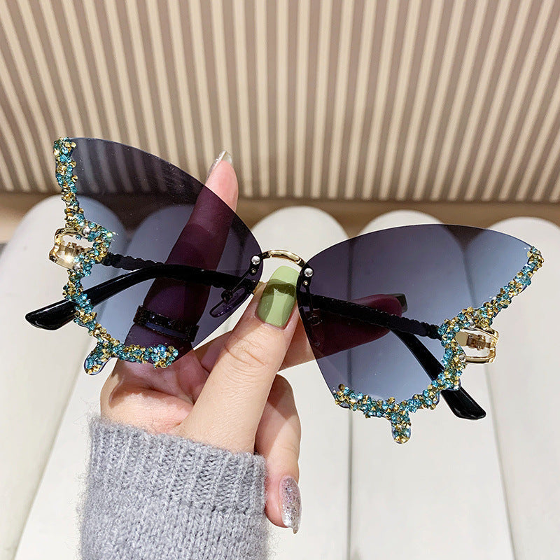 Ladies extravagant Cat-Eye sunglasses with dazzling rhinestone embellishments Kalsten